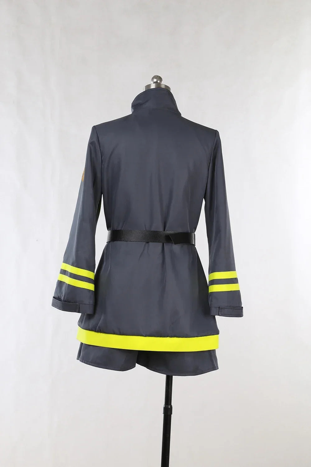 Costume complet de cosplay de Shaw (Arknights) avec manteau et pantalon, confectionné sur mesure à toutes les tailles.